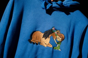 Bluza z haftem - dziewczynka z koniem