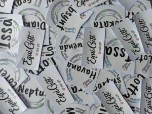 Naklejki z  logo 8x8cm okrągłe 120 sztuk 